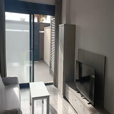 Апартаменты Near & Train Station